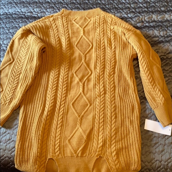 Goodnight Macaroon ‘Rowena’ Knitted Sweater - Picture 3 of 3
